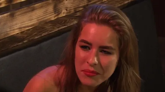 olgun milf bebek daha genç sıcak kızı baştan çıkarır – lezbiyen yaşlı genç porno – erkek avcısı karı porno