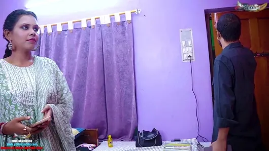 Pencaplı erkek arkadaş yalnızken arkadaşının gril arkadaşıyla sert sikişiyor tam film