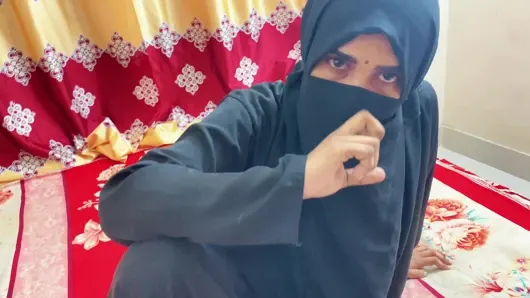 Seksi bavi devor Bangla net sesle sert seks yapıyor
