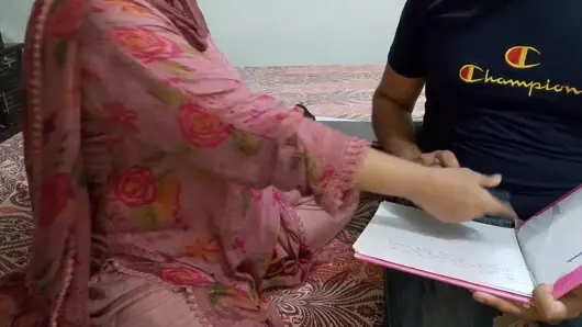 Sınavda iyi notlar aldıktan sonra üvey anne verdiği sözü yerine getirdi