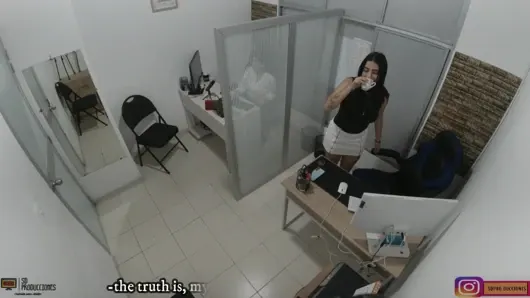 Stresi atmak için iş arkadaşıma koca amına birkaç güzel öpücük veriyorum – ispanyolca porno