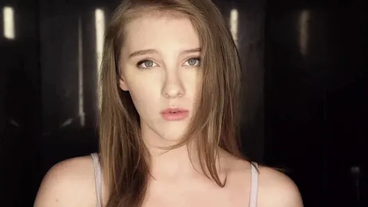 Teenfidelity melodi işaretleri becerikli adam tarafından creampied