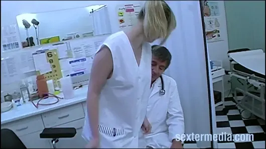 Tuhaf klinik, göt sikişi ile jinekolojik muayene