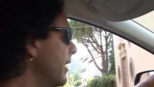 Ya senin karınsa?