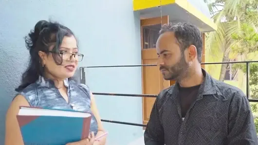 Zengin bayan kişisel asistanıyla sikişiyor! Hintli patron seks