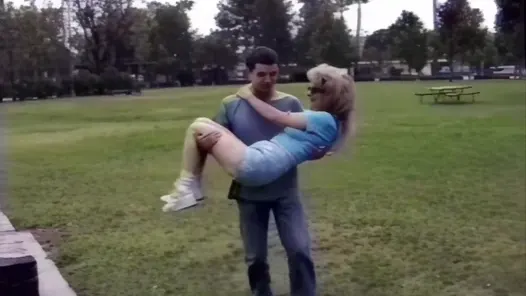 90’ların Anal Kıllı Amcık Amatör Cynthia