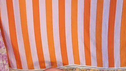 Amatör Hintli evli kadın maskeli gırtlağına kadar alıyor