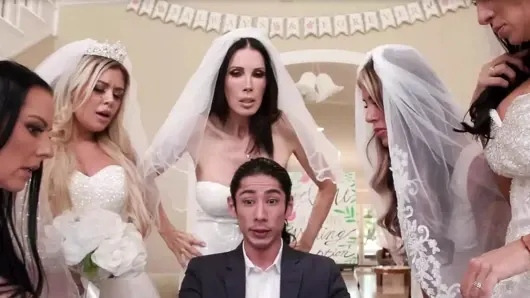 Annenin oğlu – öfkeli orta yaşlı seksi kadın gelinler düğün planlama hatası için büyük sikli düğün planlayıcıyla ters grup seks yapıyor