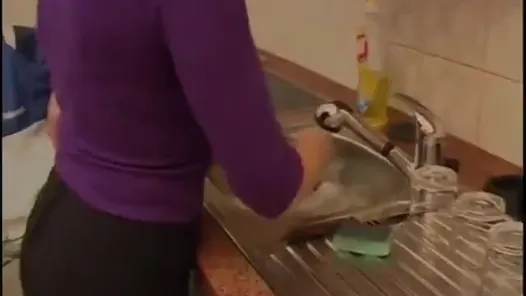 Ateşli kızlarla mutfak partisi