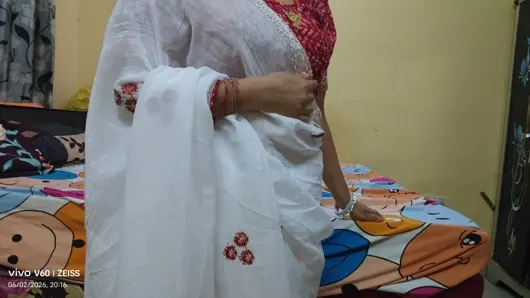 Bhabhi ko new saree pahna kar choda