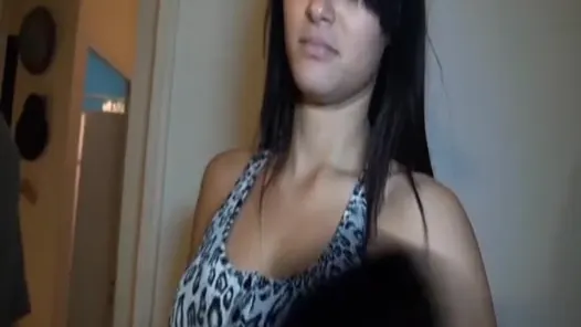 Birinci sınıf Fransız vlogger bebek canlı üçlü grup sekste sikiliyor