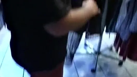 Çekici Fransız bebekler kulüpteki en iyi seks partisiyle sikişiyor