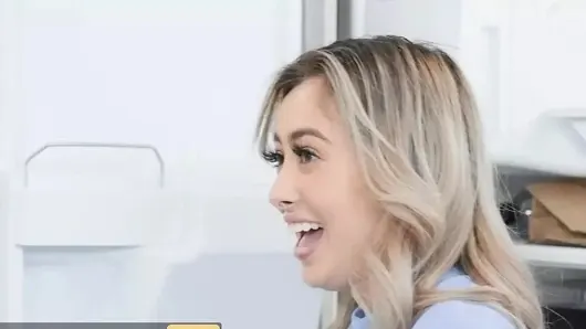 Chloe Surreal ilişkisinden bıktı, neyse ki onu sikmeyi bekleyen iki sallanan yarak buluyor – brazzers