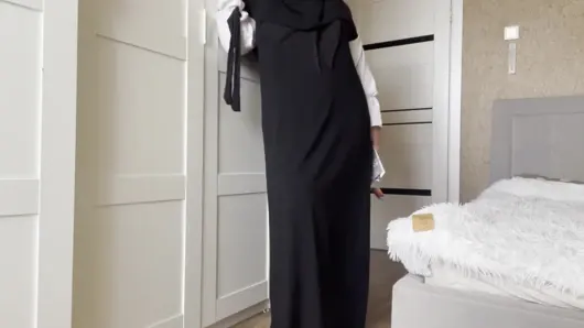 Çoraplı Arap orta yaşlı seksi kadın