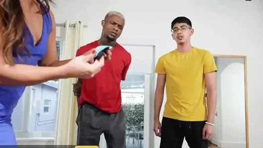Damion, Diego’nun kız arkadaşı Dixie Lynn’i sikmesine izin veriyor, böylece sigara içen ateşli orta yaşlı seksi kadın kelsi monroe – brazzers