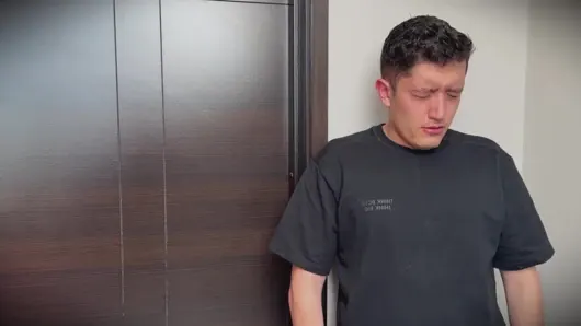 Dul Bir MILF, Üvey Oğlunu Rahatlatmak Için Sevişmekte Hiç Sorun Yaşamaz