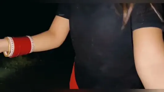 Evli Kadın Ve Yabancı Arabada Oral Seks Yapıyor