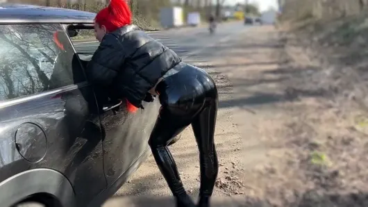 Fat-ass-leggings-trap on the main road! Who takes me to fuck?