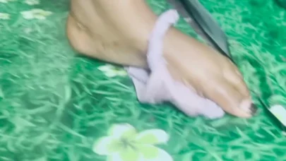 FıŞKıRTARAK SIYAH WOMA