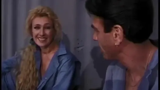 Hala seksi sarışın nine sikildikten sonra hapishanede boşalma yaşıyor