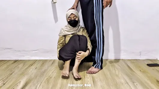 Hijab Girl Dates Gym Teacher In Class After Scouting
