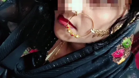 Hintli köy yeni evli kadınlar ilk kez oral seks yapıyor