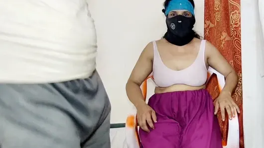 Hintli üvey erkek kardeş müslüman üvey kız kardeşinin özel anal sikişi, net Hintçe gaand chudai