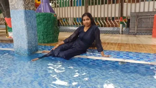 Hintli vabi yüzme havuzunda seks videosu gerçek Bengalli edepsiz taik