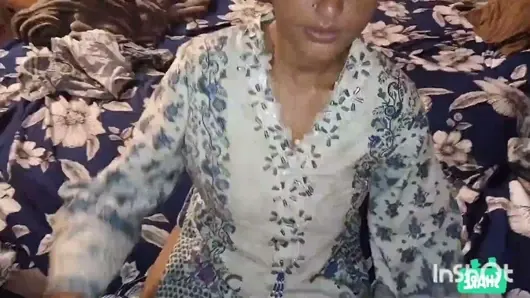 İki büyük memeli horney karım seçimle sikişiyor sultanbegum bu hareketleri seviyor