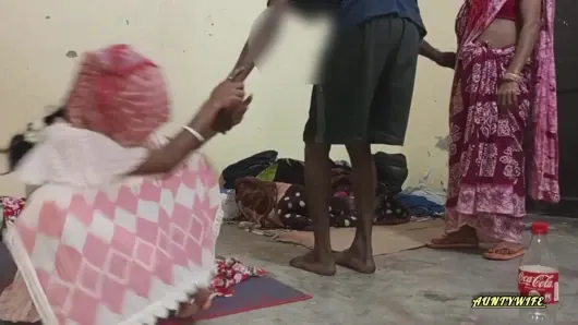 İlk kez padosi ko aur padosi ki ladki ko donon milkar chudai ki seksi