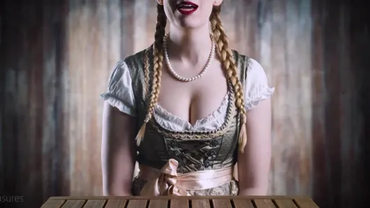 İlk seks videom! Oktoberfest’te içki deposunda aldatıyor! – giyinik tatmin ediciler