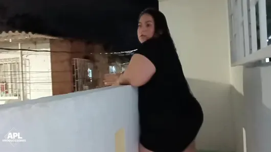 İyi vakit geçmek için üvey annemle iyi bir anlaşma yapıyorum