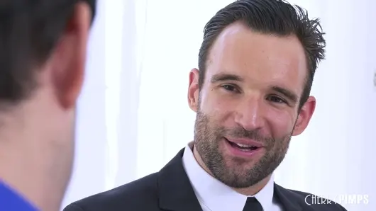 Jennifer White düşkünü kocasını sert sikiyor ve patronuyla yüze boşalma