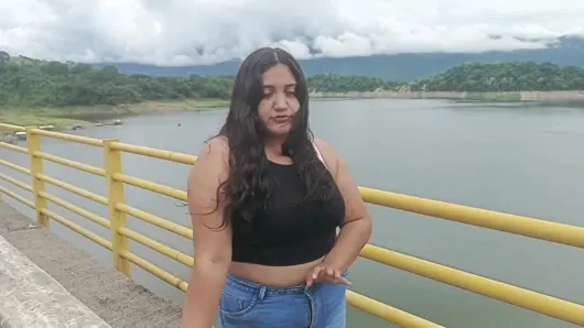 Kız erkek arkadaşı tarafından terk ediliyor teslimatla seks yapıyor