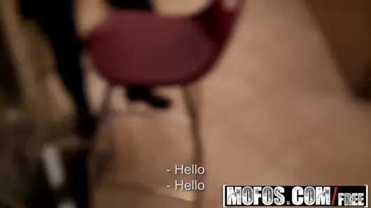 Mofos – halka açık alımlar – barmen mar’ın oynadığı bahşişi istiyor