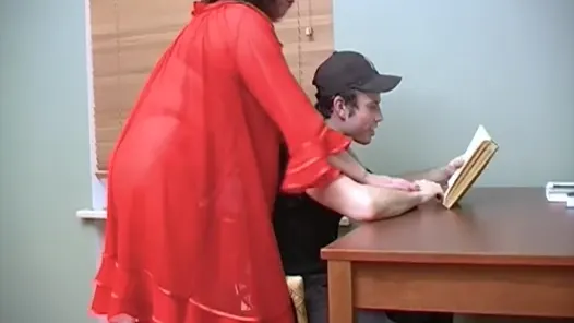 Olgun öğretmen öğrencisini baştan çıkardı
