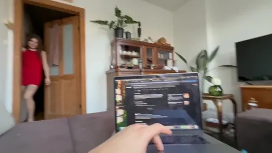 Ona anal istekle sürpriz yapıyorum