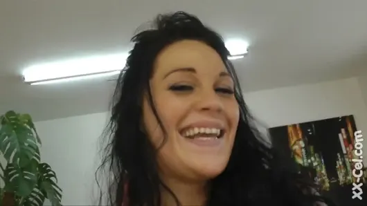 Paige keyifli bir İskoç fahişe