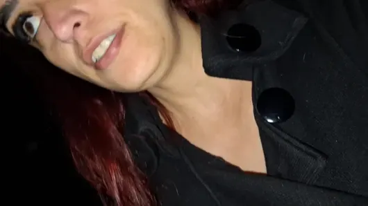 Porno filmdeki evli kadın ağzına dölleniyor