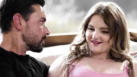 Saf tabu – Eliza Eves’in kız arkadaşı sevgililer gününde onu ektiği için üvey babası tarafından kızlaştırılıyor