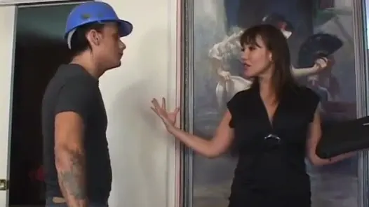 Seksi iç çamaşırlı edepsiz sürtük Ava Devine götten zevk almaya hazır