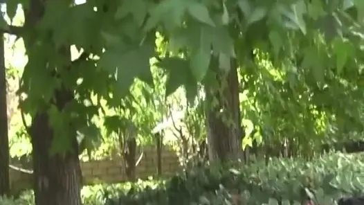 Seksi zenci hatun koyu ıslak amcığını yalıyor