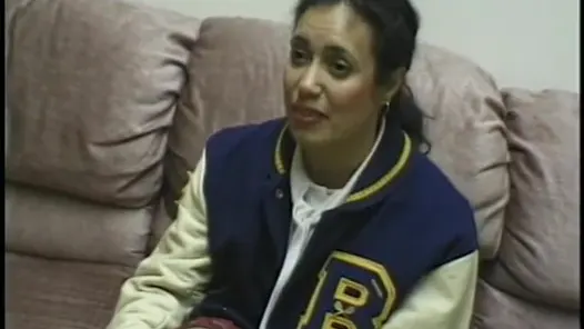 Sert sikişten sonra bu koyu saçlı fahişenin diline güzel büyük boşalma