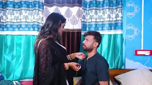 Soteli step sister ko gift dekar step brother ne choda