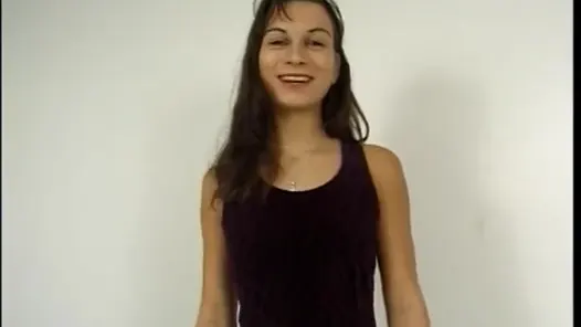 Sulu esmer hatun Maren Beautte külotunun içine işedikten sonra uzun saçlı adam tarafından sikiliyor
