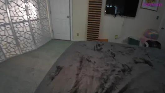 Sürtük ev yıkıcı orta yaşlı seksi kadın komşu karısı dışarıdayken seninle sikişiyor – 4k