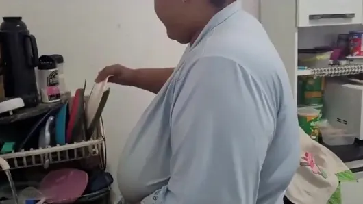 Üvey anne, mutfakta sikişelim mi? (ağzına çok döl aldı)