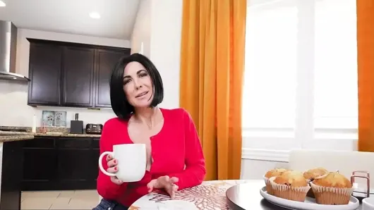 Üvey anne üvey oğlunun yarağını en iyi arkadaşının ağzında görmekten iğreniyor – pervmom