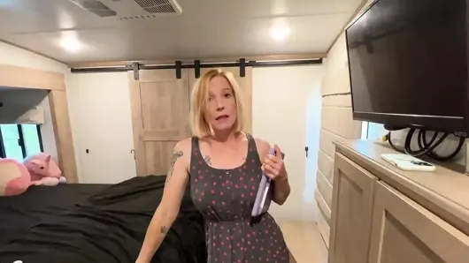 Üvey annemin İncil çalışmasını bölüyorum – Jane Cane, parlak yarak filmleri