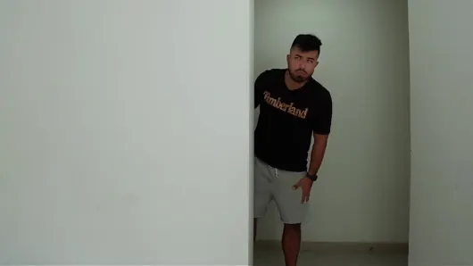 Üvey babam ararken oturma odasında üvey annemle seks yapıyorum!